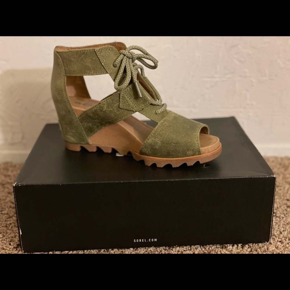 Sandals - Picture 2 of 2